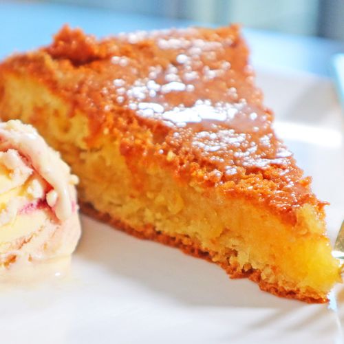 Easy and Fluffy Simple Cake Recipe – Ready in 30 Minutes