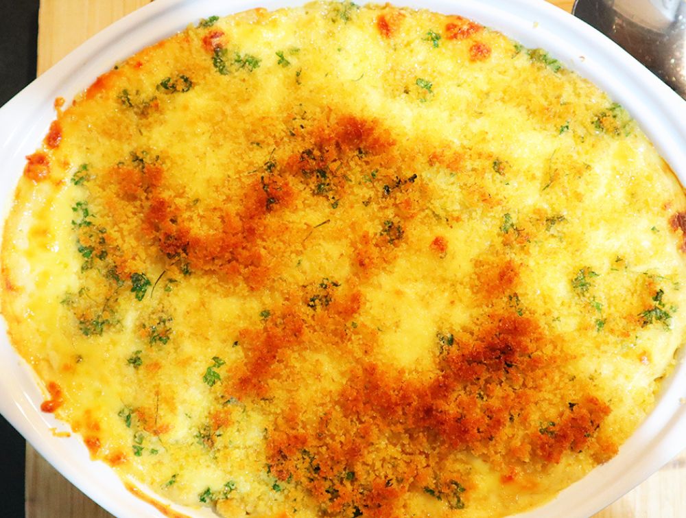 Baked Mac and Cheese with Cheddar – Easy Creamy Recipe