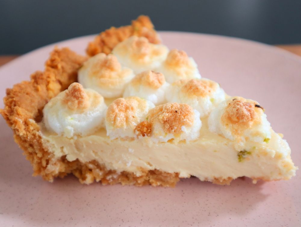 Easy Brazilian Lemon Pie (Torta de Limão) with Condensed Milk and Meringue