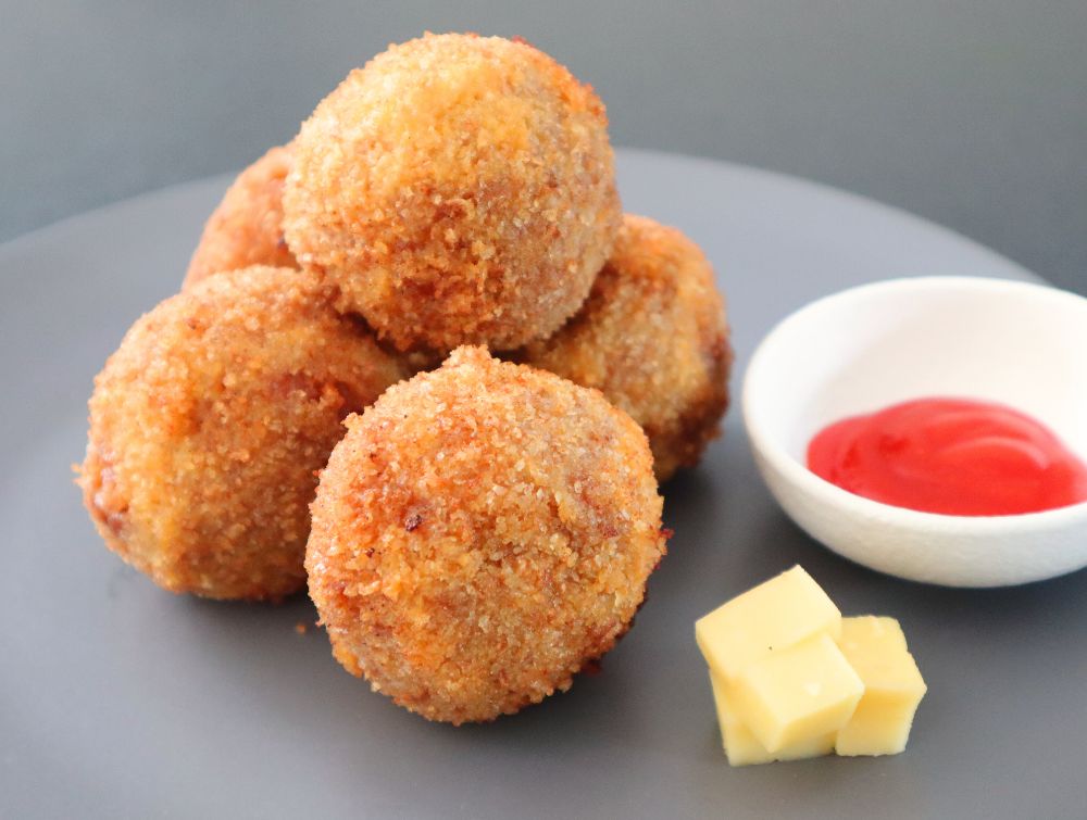 Easy Arancini Recipe (Italian Rice Balls with Cheese Using Leftover Risotto)